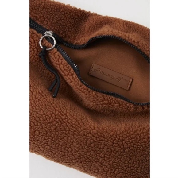 NWT FP Movement Free People Sherpa Sling Bag NWT FP Movement by Free People - Picture 5 of 6